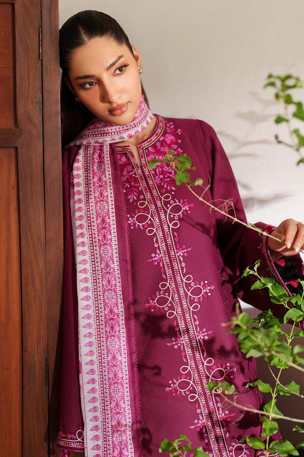 DHANAK EMBROIDERED 3 PIECE SUIT ZS 17333
